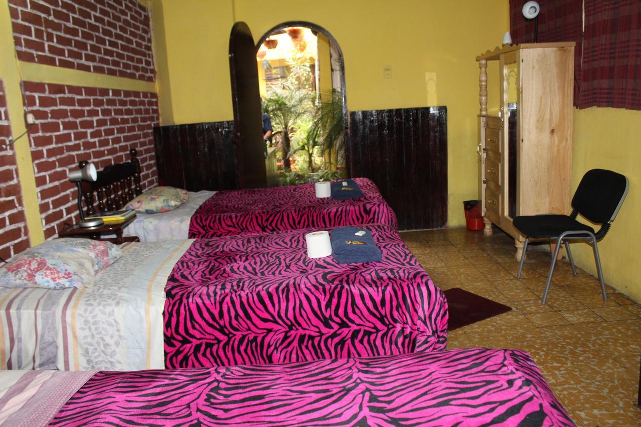 Hotel Casa Del Viajero Quetzaltenango Exterior photo