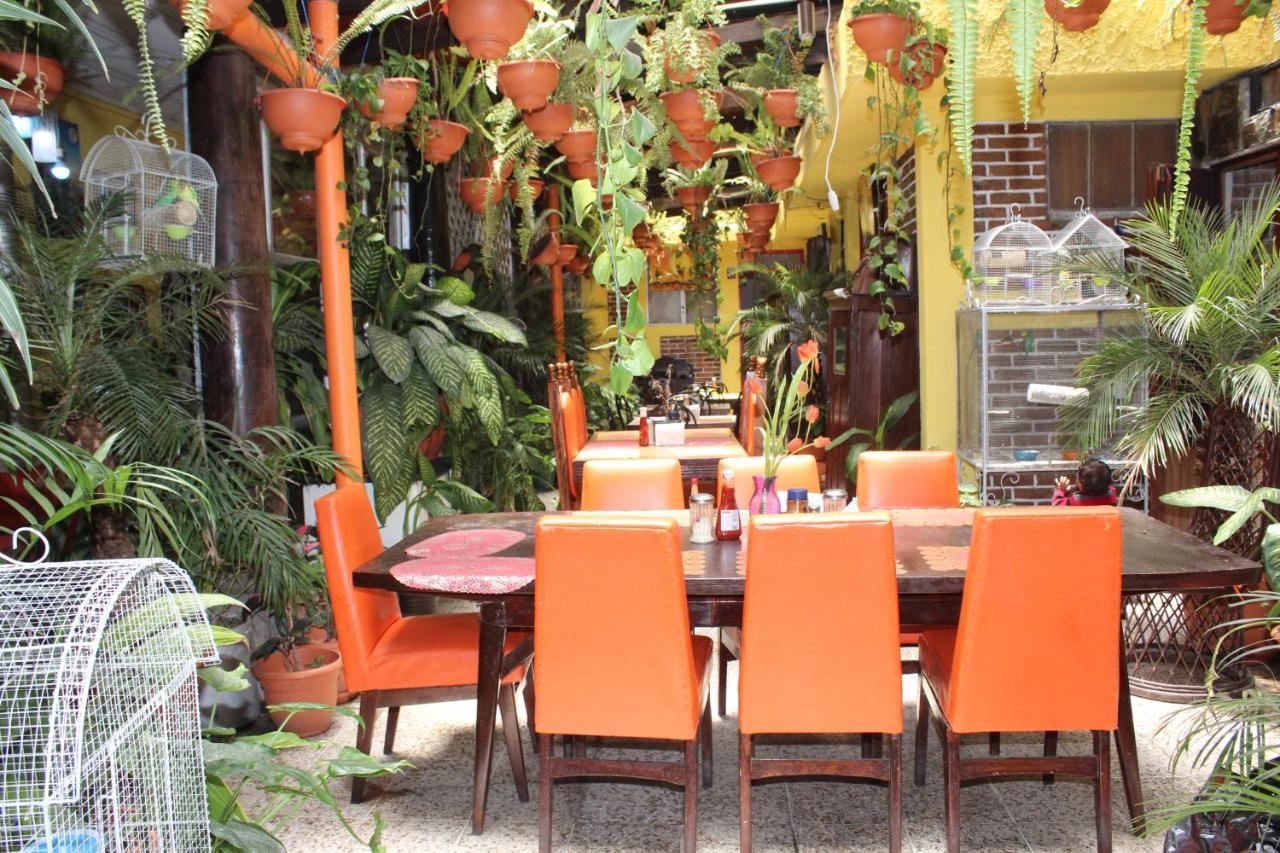Hotel Casa Del Viajero Quetzaltenango Exterior photo